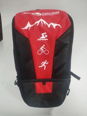 quality Borsa da zaino per casco da bici staccabile rossa con separazione asciutto/bagnato factory